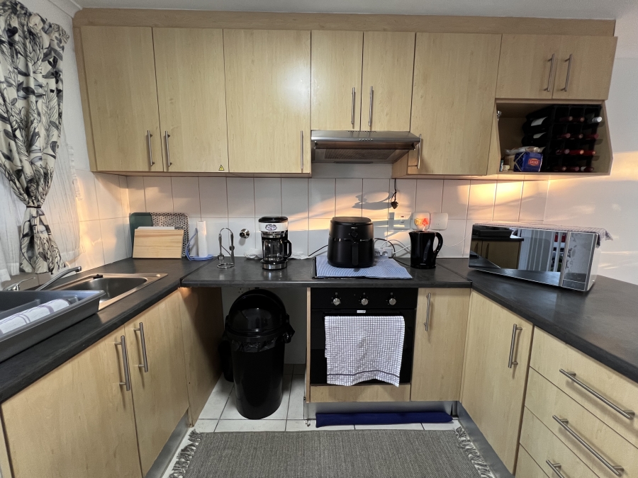 To Let 2 Bedroom Property for Rent in Melkbosstrand Central Western Cape